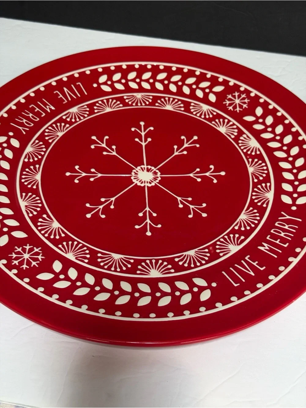 Christmas Red Round Snowflake Decorative Plate 13”